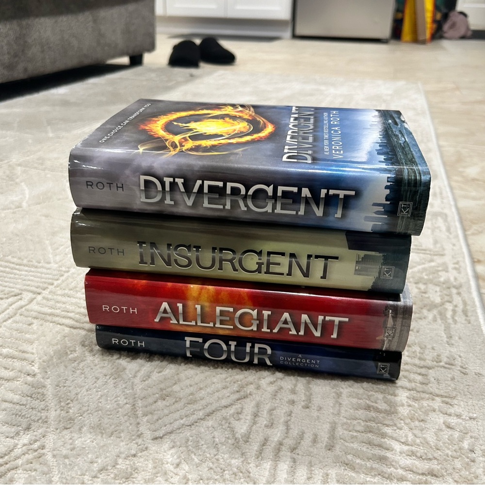Book Set - Divergent Series